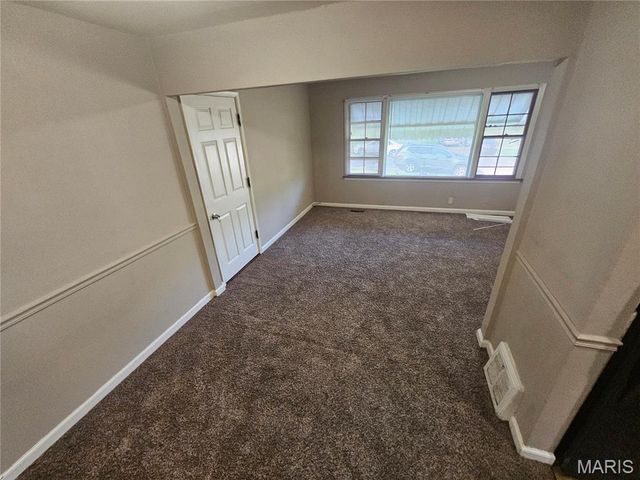 10220 Tappan Drive, St Louis, MO 63137