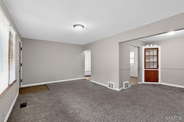 10220 Tappan Drive, St Louis, MO 63137