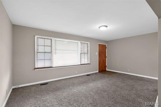 10220 Tappan Drive, St Louis, MO 63137
