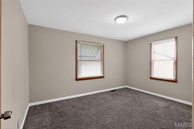 10220 Tappan Drive, St Louis, MO 63137