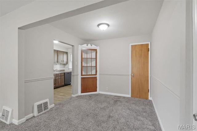 10220 Tappan Drive, St Louis, MO 63137