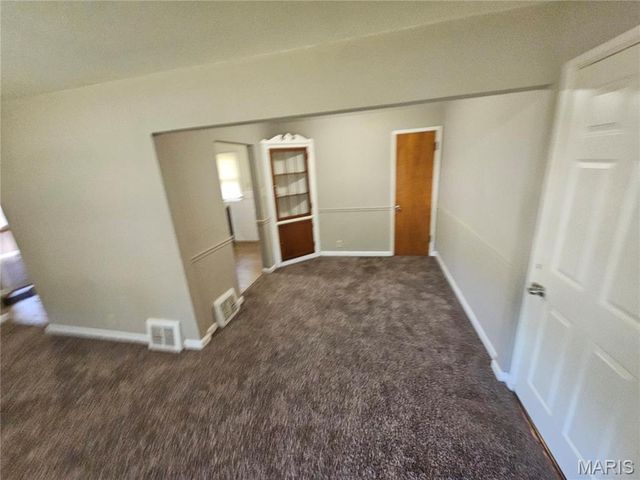 10220 Tappan Drive, St Louis, MO 63137