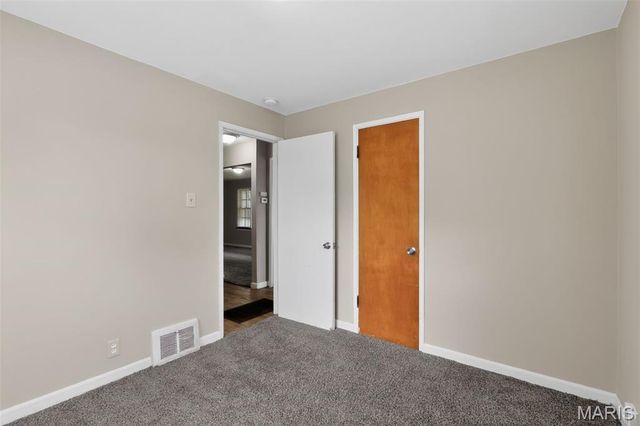 10220 Tappan Drive, St Louis, MO 63137