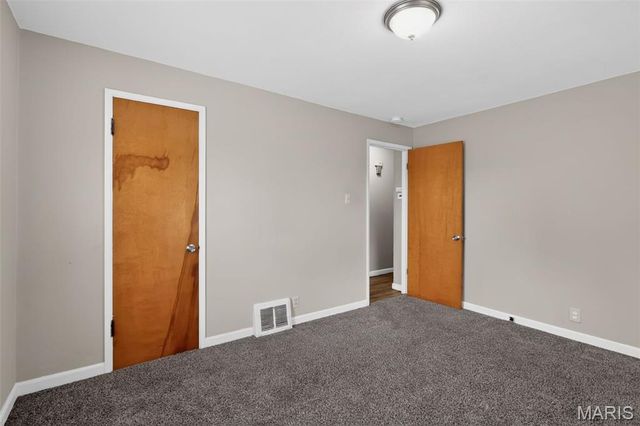 10220 Tappan Drive, St Louis, MO 63137