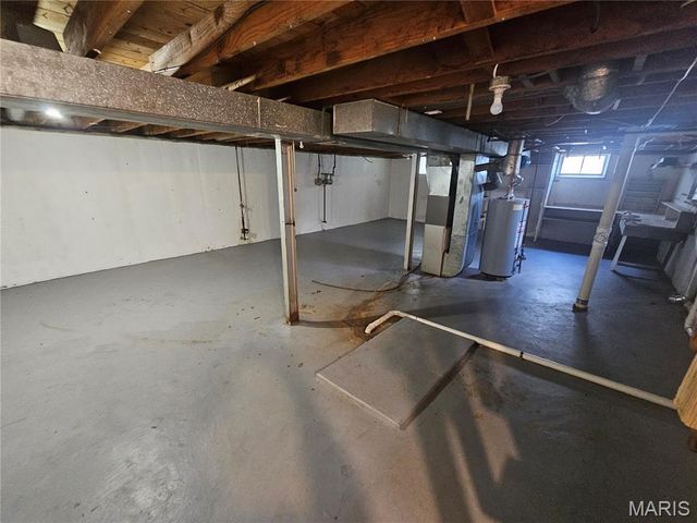 10220 Tappan Drive, St Louis, MO 63137