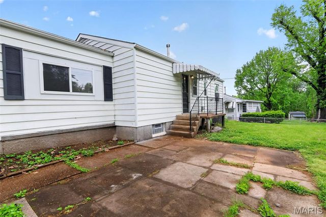 10220 Tappan Drive, St Louis, MO 63137