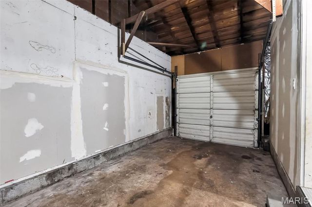 10220 Tappan Drive, St Louis, MO 63137