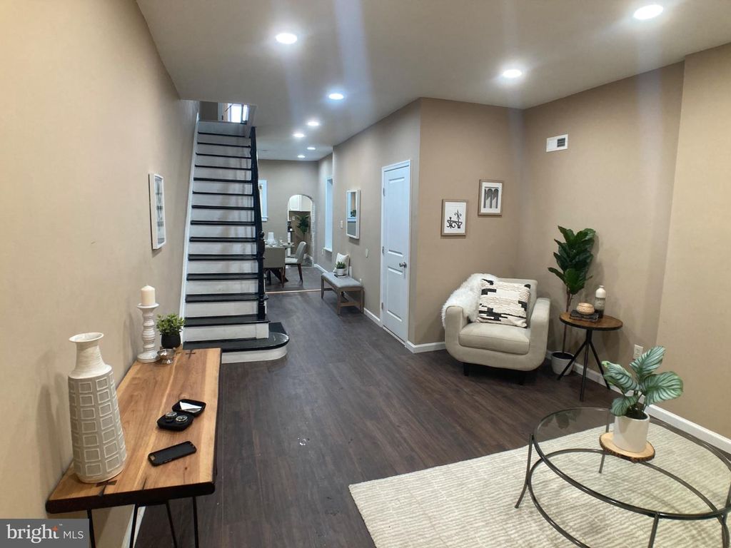 2060 E ORLEANS ST, PHILADELPHIA, PA 19134 — exterior