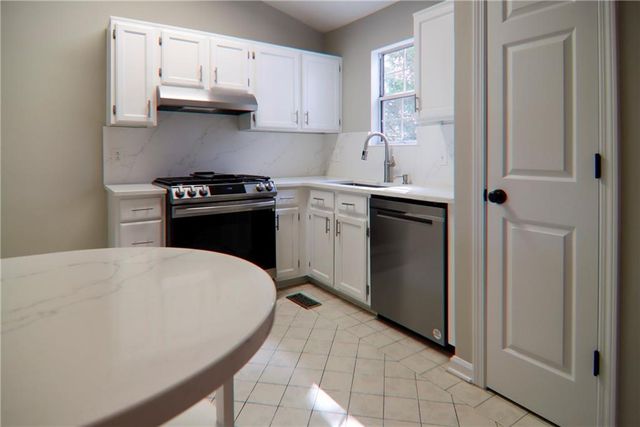 317 Winding Woods Trail, Woodstock, GA 30189