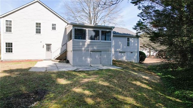 317 Winding Woods Trail, Woodstock, GA 30189