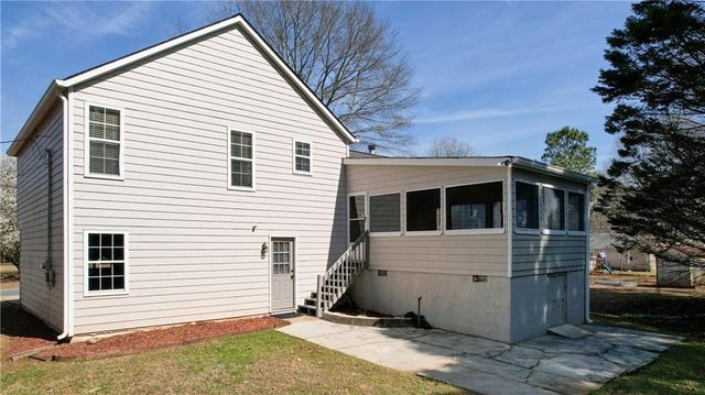 317 Winding Woods Trail, Woodstock, GA 30189