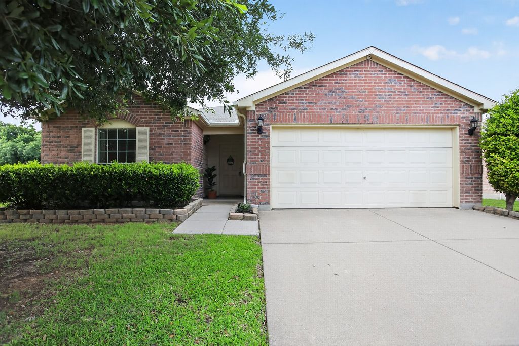 4140 Silverwood Trail, Fort Worth, TX 76244