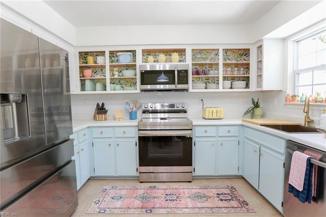 9561 1st View ST, Norfolk, VA 23503