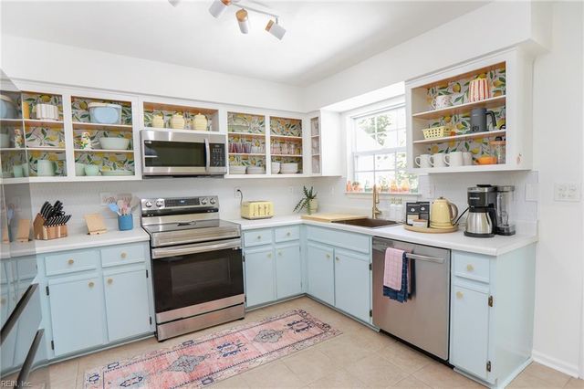 9561 1st View ST, Norfolk, VA 23503