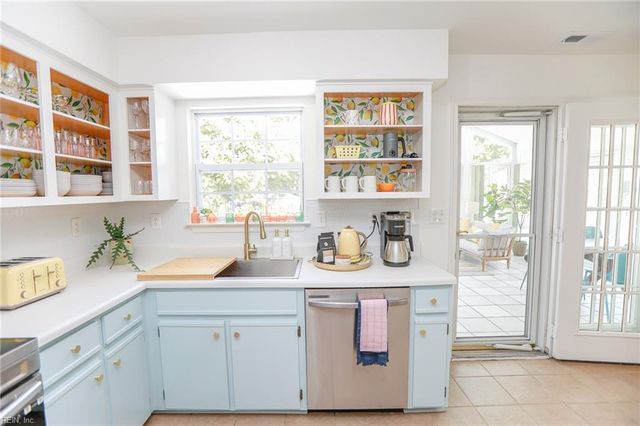 9561 1st View ST, Norfolk, VA 23503