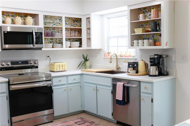 9561 1st View ST, Norfolk, VA 23503