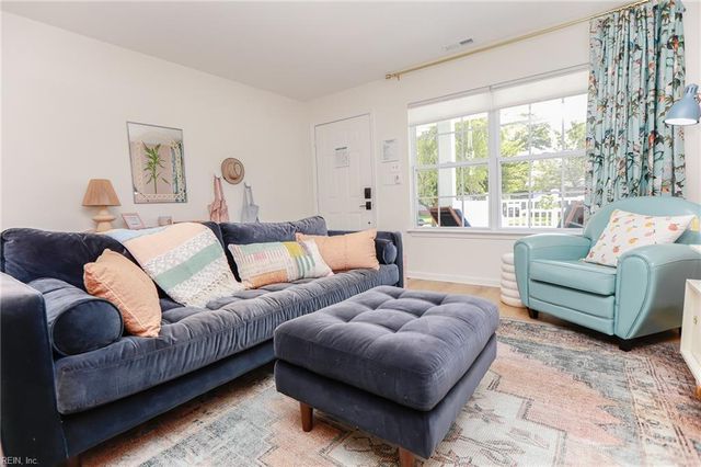 9561 1st View ST, Norfolk, VA 23503