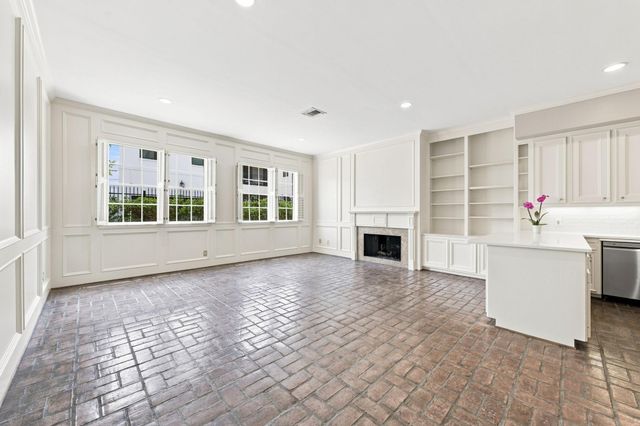 1422 Nantucket Drive A, Houston, TX 77057