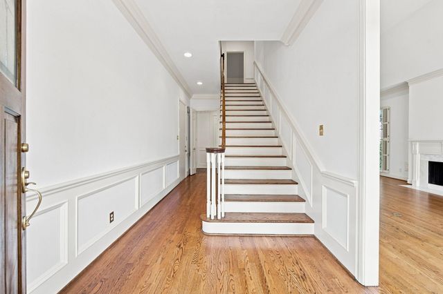 1422 Nantucket Drive A, Houston, TX 77057