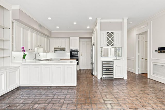 1422 Nantucket Drive A, Houston, TX 77057