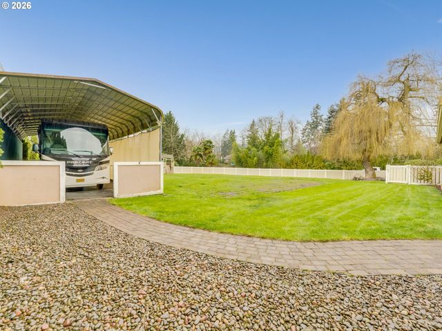 23708 1ST St Ne, Aurora, OR 97002