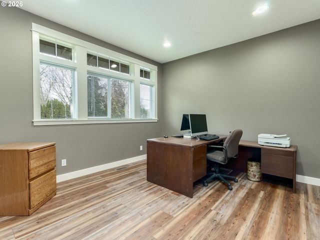 23708 1ST St Ne, Aurora, OR 97002