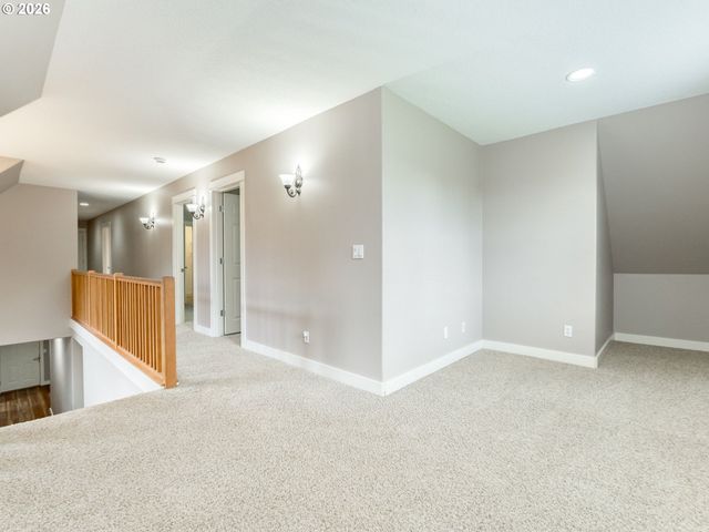 23708 1ST St Ne, Aurora, OR 97002