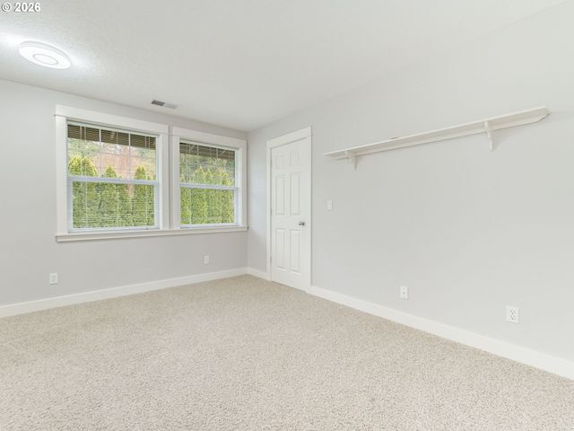 23708 1ST St Ne, Aurora, OR 97002