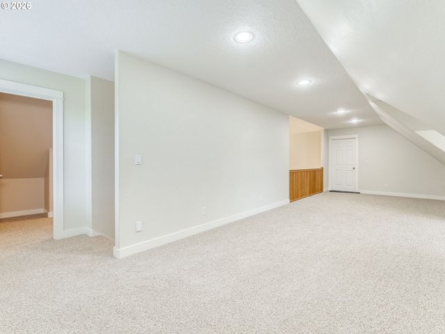 23708 1ST St Ne, Aurora, OR 97002