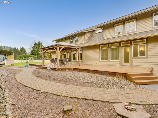 23708 1ST St Ne, Aurora, OR 97002