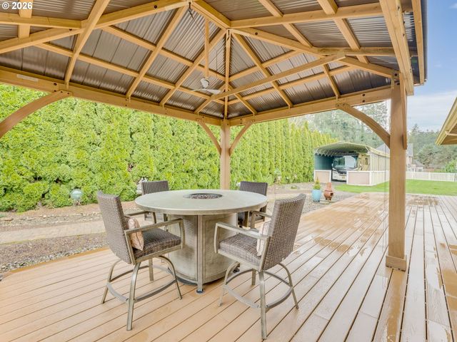 23708 1ST St Ne, Aurora, OR 97002