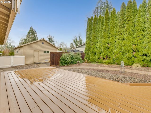 23708 1ST St Ne, Aurora, OR 97002