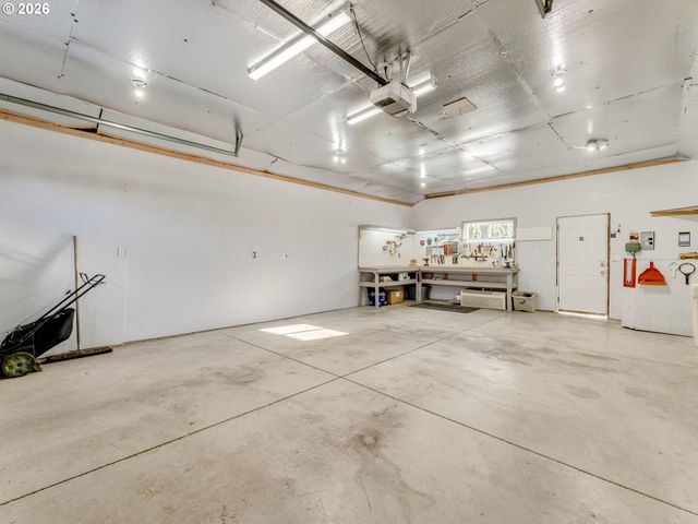 23708 1ST St Ne, Aurora, OR 97002