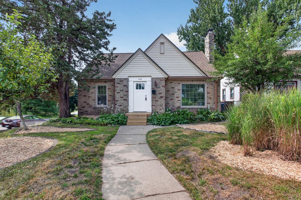 1100 Montana Avenue W, Saint Paul, MN 55108 — exterior
