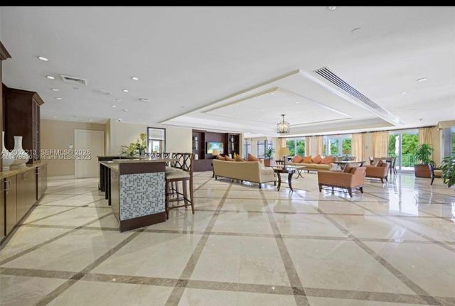 20000 E Country Club Drive 906, Aventura, FL 33180