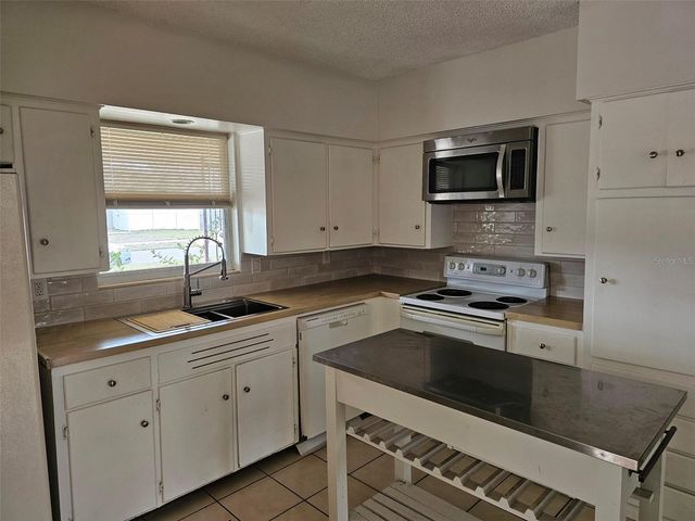 7409 MANATEE STREET, Sarasota, FL 34243