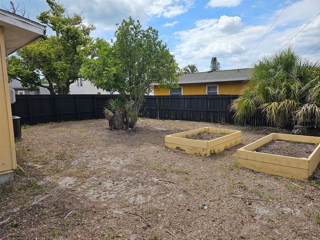 7409 MANATEE STREET, Sarasota, FL 34243
