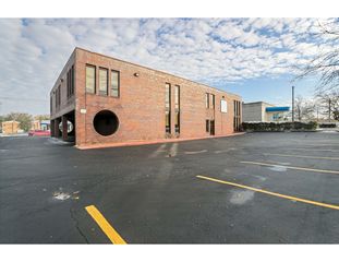33 W Roosevelt Road, Lombard, IL 60148