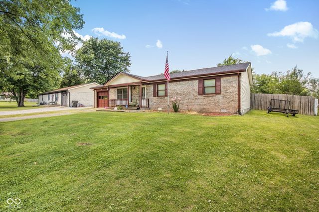 618 Meadows Drive, Mooresville, IN 46158