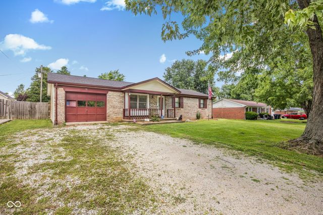618 Meadows Drive, Mooresville, IN 46158