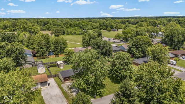 618 Meadows Drive, Mooresville, IN 46158