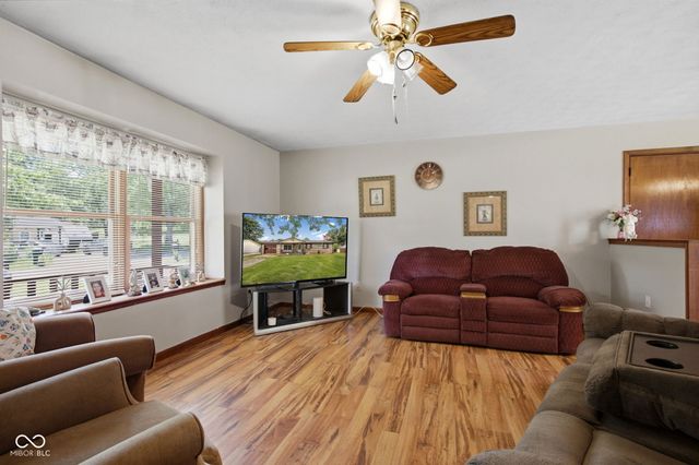 618 Meadows Drive, Mooresville, IN 46158