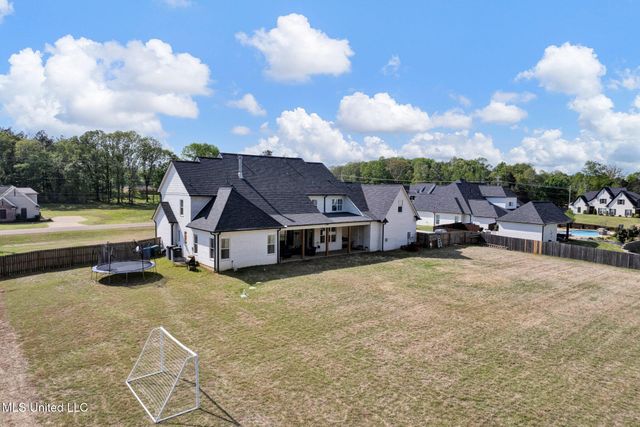 326 Fairview Trail, Byhalia, MS 38611
