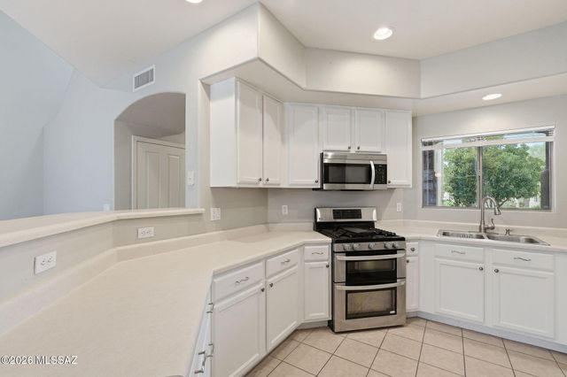 8602 E Placita Pueblo Bonito, Tucson, AZ 85710