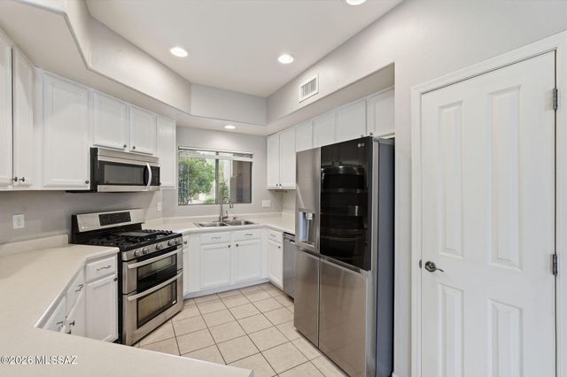 8602 E Placita Pueblo Bonito, Tucson, AZ 85710