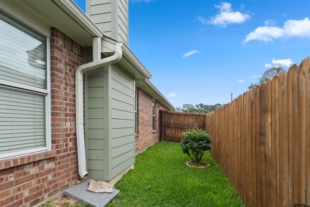 6981 Ranch Hill Dr, Flint, TX 75762