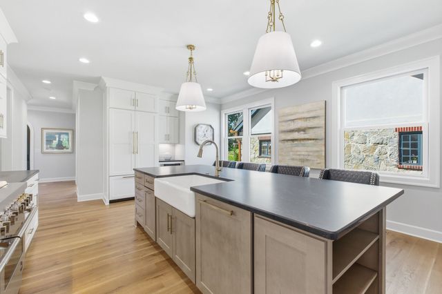 2704 Westwood Ave, Nashville, TN 37212