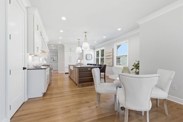 2704 Westwood Ave, Nashville, TN 37212