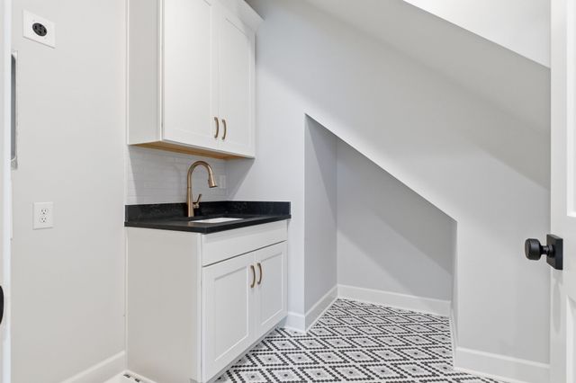 2704 Westwood Ave, Nashville, TN 37212