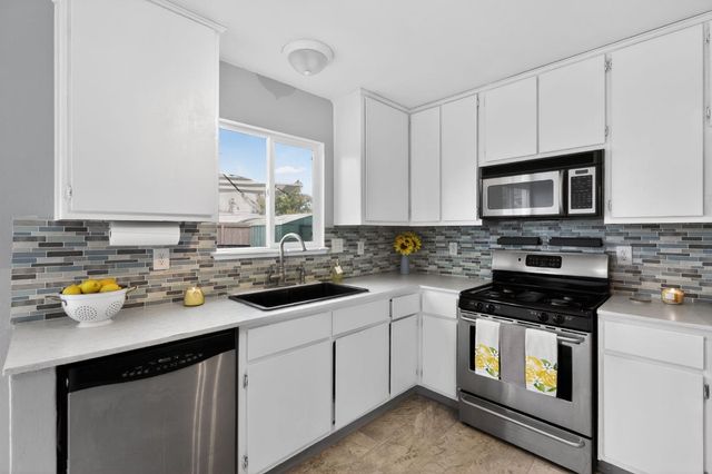 1829 8th Ave, Olivehurst, CA 95961